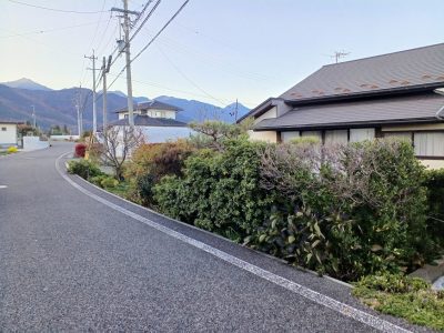 北アルプスを望む好立地。静かな住宅街に佇むコン...