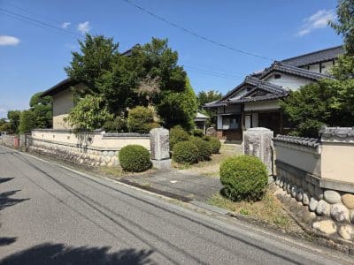 静かな住宅地の余裕の350坪　